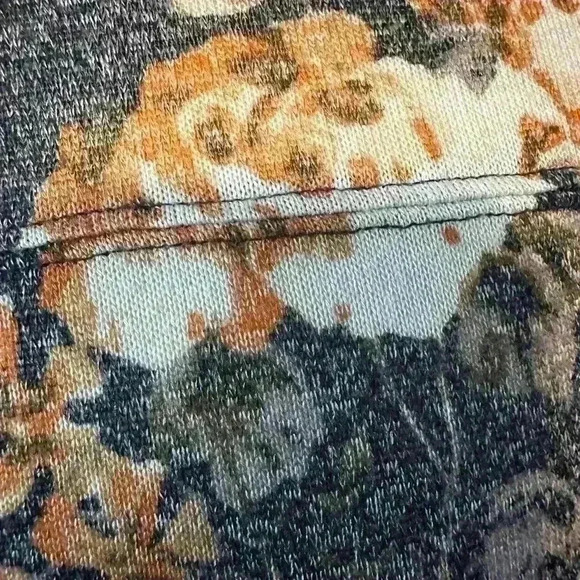 Women’s 3/4 sleeve lightweight shirt. Size medium. Non smoking home. - Picture 5 of 5